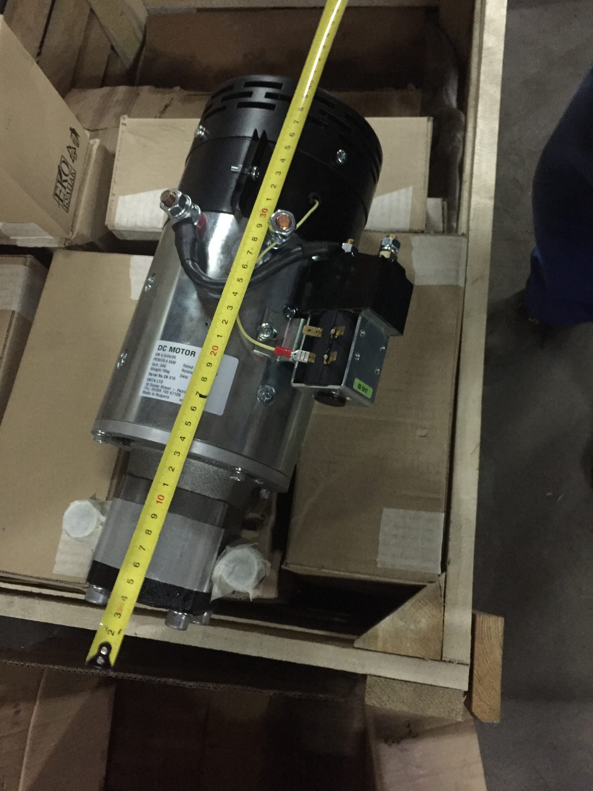 Электродвигатель в сборе DC 24V D-150 5.0kW/SW180-448L/20A8.2x110G Lohr F00250742 Электродвигатель в сборе DC 24V D-150 5.0kW/SW180-448L/20A8.2x110G Lohr F00250742