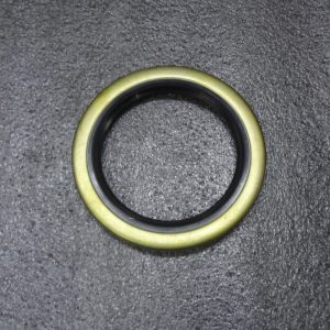 Сальник ступицы ведущего моста Toyota 8F30 058 / 42415-32800-71