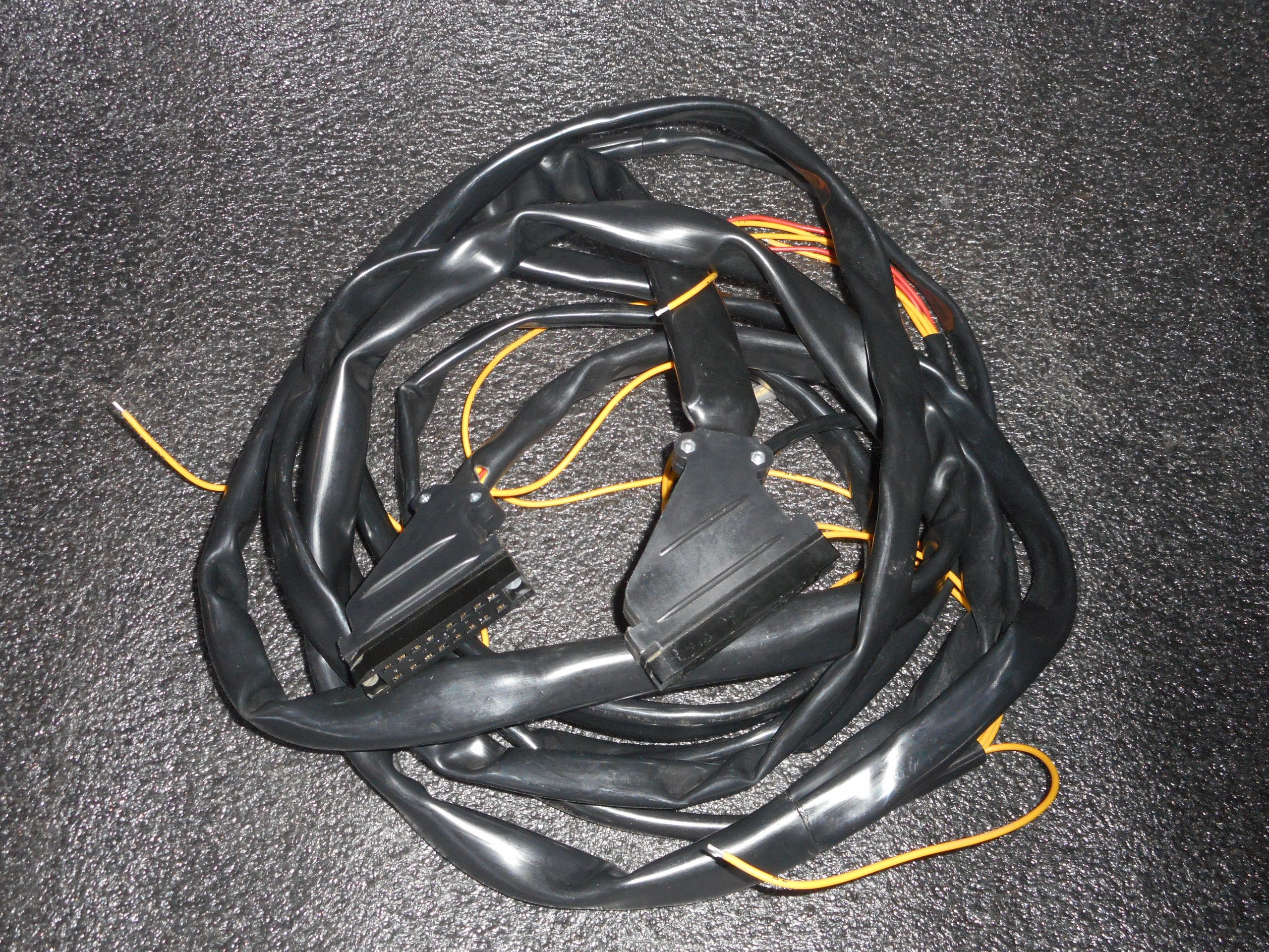 2D70012-8